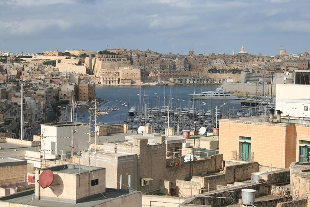 Julesy'S Bnb Cospicua Habitación foto